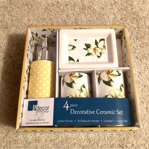 NWT INdecor Home Design Bathroom Set (4pc)